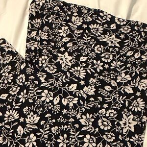 Old Navy Black and White Patterned leggings